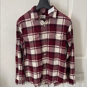 American Eagle Outfitters Men's Burgundy Plaid Shirt